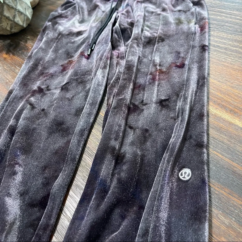 Lululemon Velvet Tie-Dye Jogger Crop - Interstellar Dark Grey Multi - Picture 3 of 7